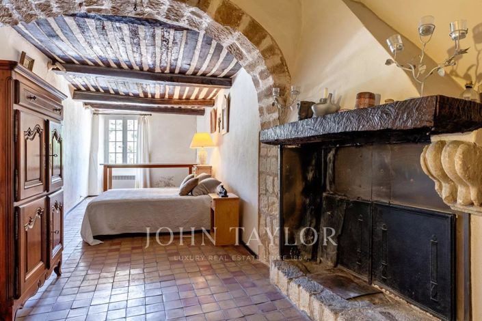 Image No.12-6 Bed House for sale