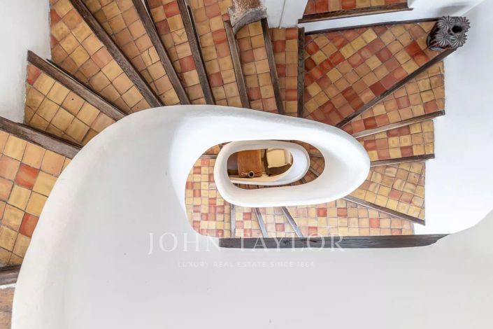 Image No.7-6 Bed House for sale