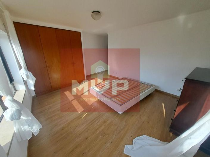 Image No.12-5 Bed Apartment for sale