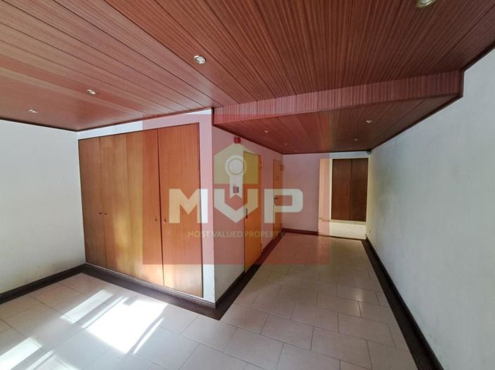 Image No.7-5 Bed Apartment for sale