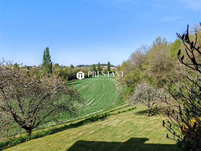 Image No.16-4 Bed Property for sale