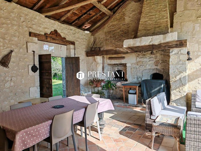 Image No.8-4 Bed Property for sale