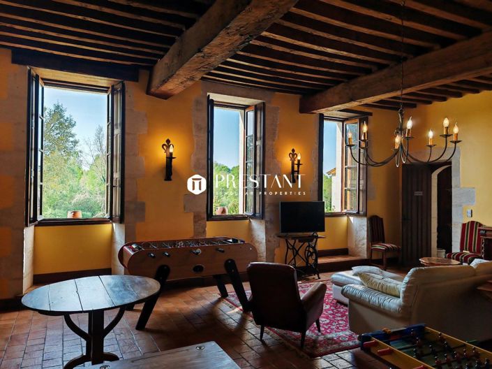 Image No.9-4 Bed Property for sale