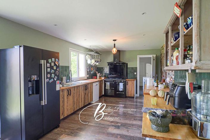 Image No.7-10 Bed Property for sale