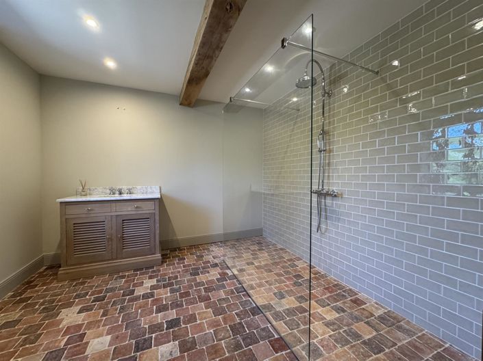 Image No.16-Propriété de 6 chambres à vendre à Condom