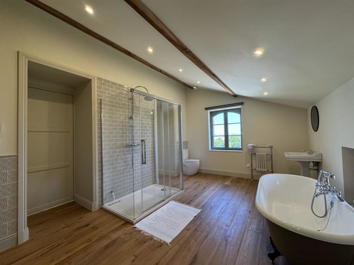 Image No.22-Propriété de 6 chambres à vendre à Condom