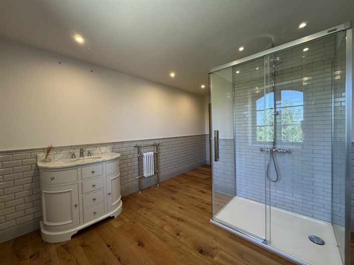 Image No.28-Propriété de 6 chambres à vendre à Condom