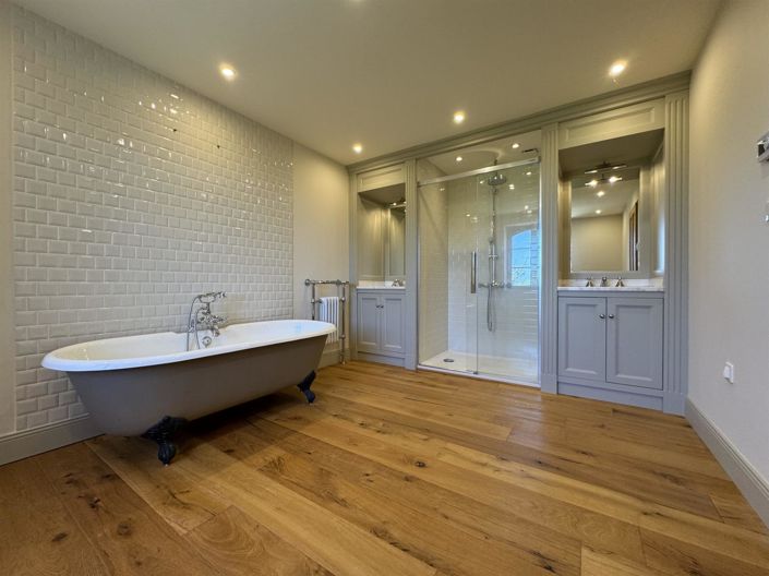 Image No.30-Propriété de 6 chambres à vendre à Condom