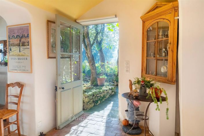 Image No.8-3 Bed House for sale