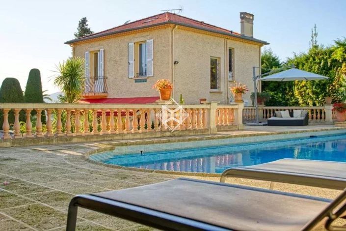 Image No.1-4 Bed House for sale