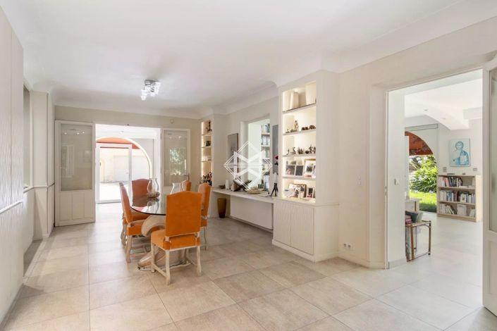 Image No.6-4 Bed House for sale