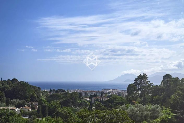 Image No.2-5 Bed House for sale