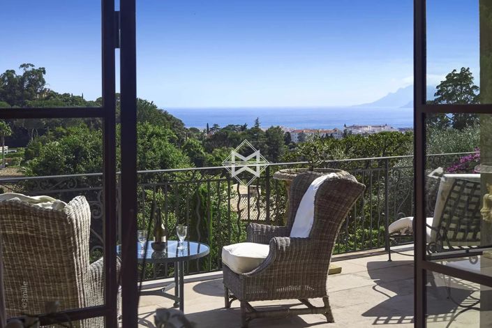 Image No.5-5 Bed House for sale