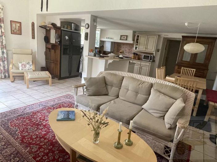 Image No.22-4 Bed House for sale