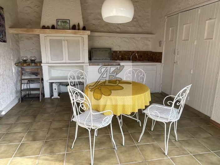 Image No.24-4 Bed House for sale