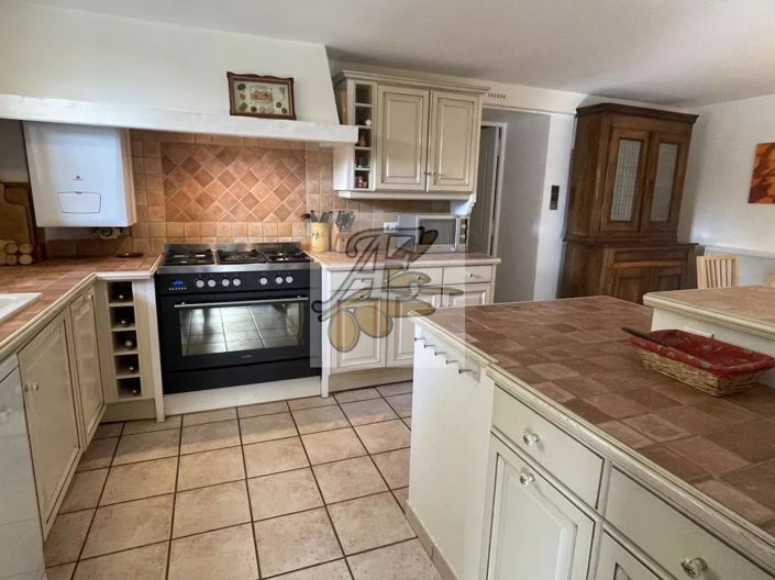 Image No.30-4 Bed House for sale