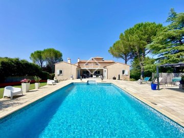 5 Bed House for sale