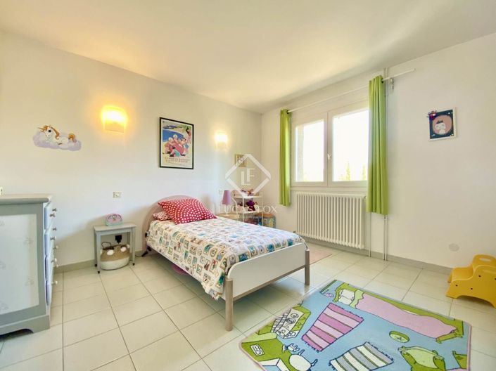 Image No.10-5 Bed House for sale