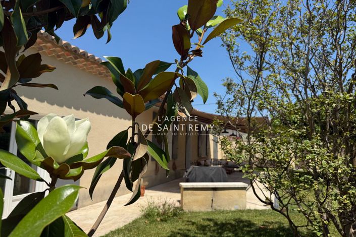 Image No.1-4 Bed House for sale