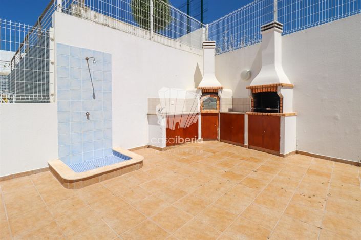 Image No.15-3 Bed House for sale