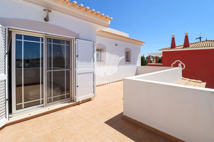 Image No.26-3 Bed House for sale