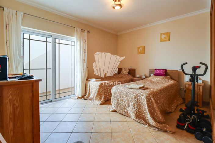 Image No.54-3 Bed House for sale