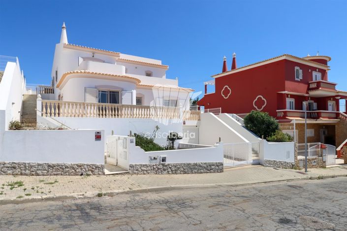 Image No.9-3 Bed House for sale