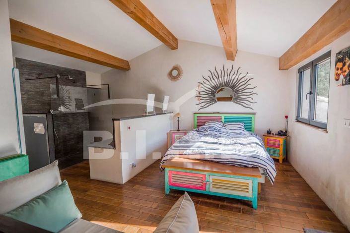 Image No.7-7 Bed House for sale