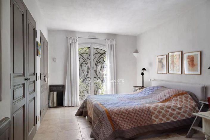 Image No.16-7 Bed House for sale