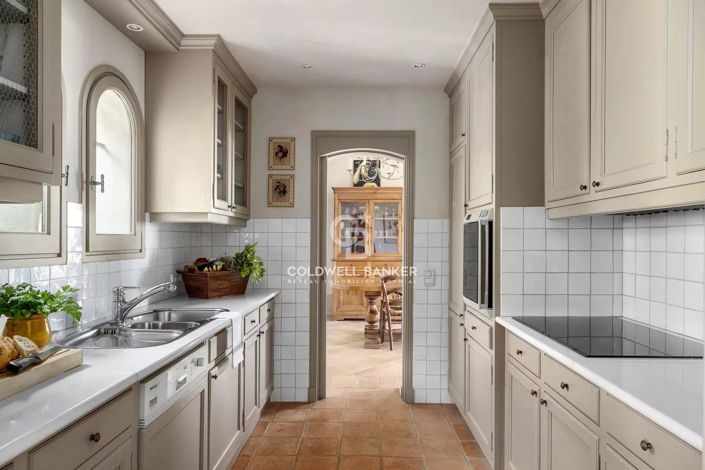 Image No.32-7 Bed House for sale