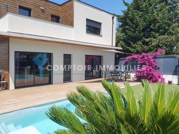 Image No.1-4 Bed House for sale