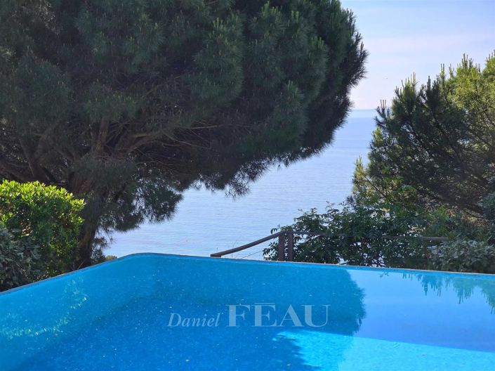 Image No.5-Maison de 6 chambres à vendre à Rayol-Canadel-sur-Mer