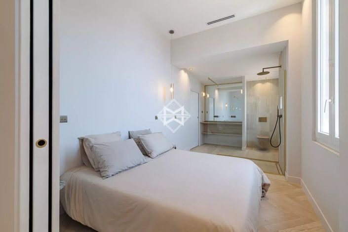 Image No.11-3 Bed House for sale