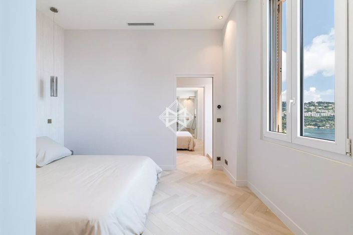 Image No.18-3 Bed House for sale