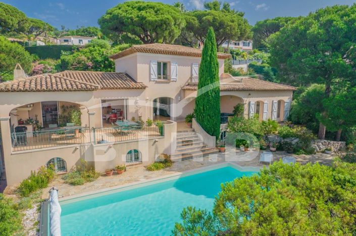 Image No.2-Maison de 4 chambres à vendre à Sainte-Maxime