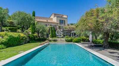 5 Bed House for sale