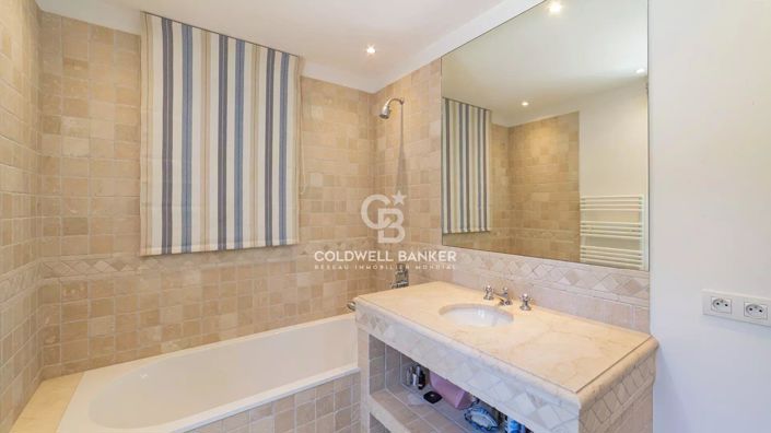 Image No.10-5 Bed House for sale