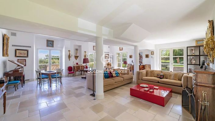 Image No.5-5 Bed House for sale