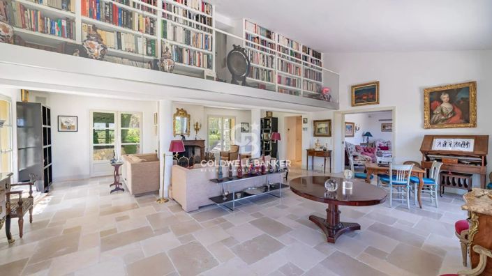 Image No.7-5 Bed House for sale