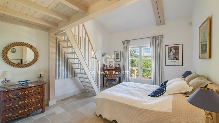 Image No.9-5 Bed House for sale