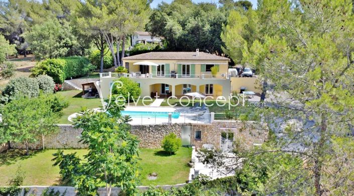 Image No.1-5 Bed House for sale