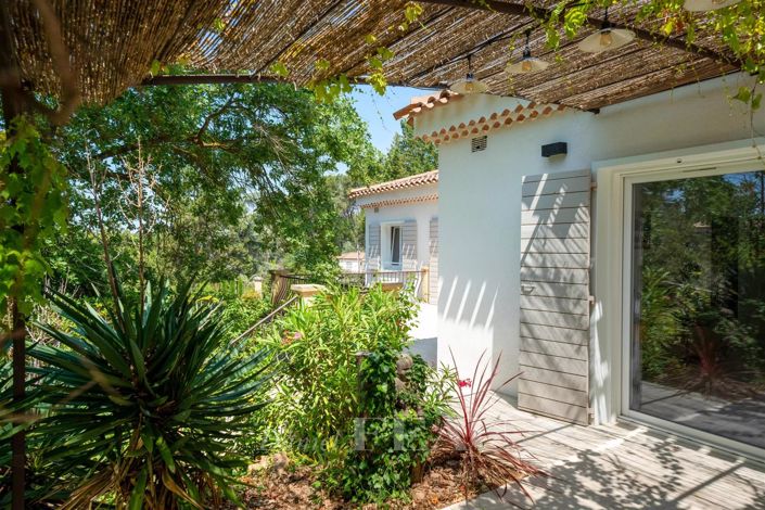 Image No.1-4 Bed House for sale