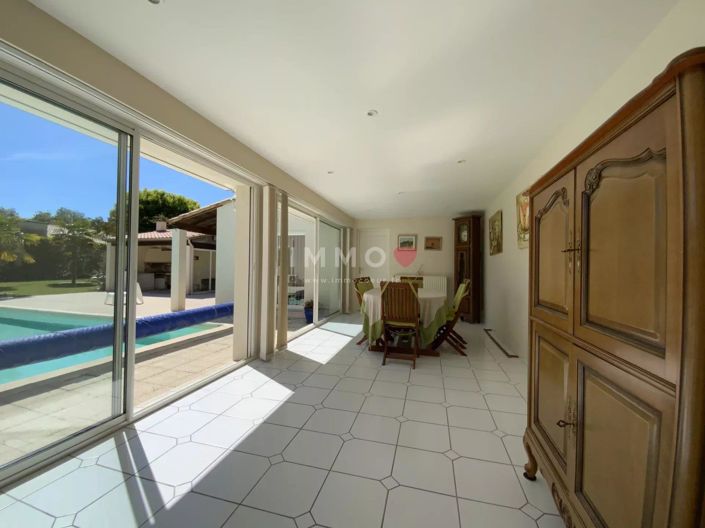 Image No.10-5 Bed House for sale