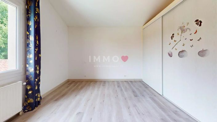 Image No.18-5 Bed House for sale