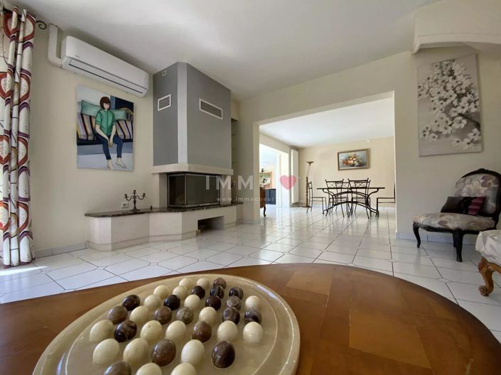 Image No.3-5 Bed House for sale