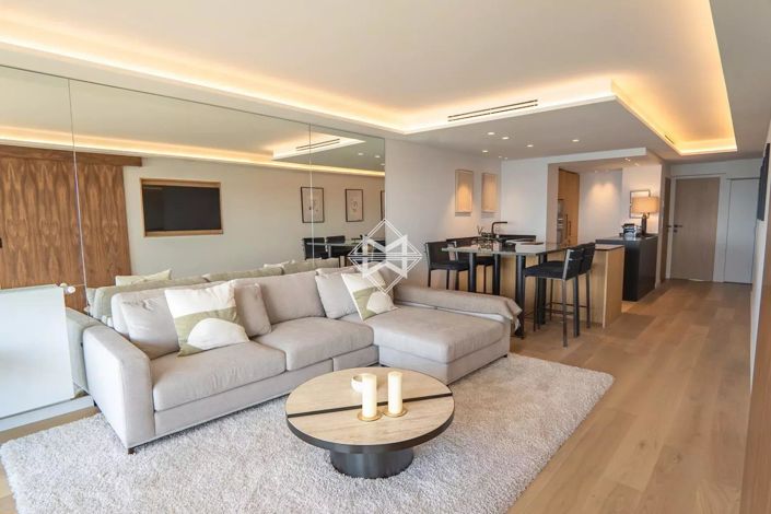 Image No.3-Appartement de 2 chambres à vendre à Cannes