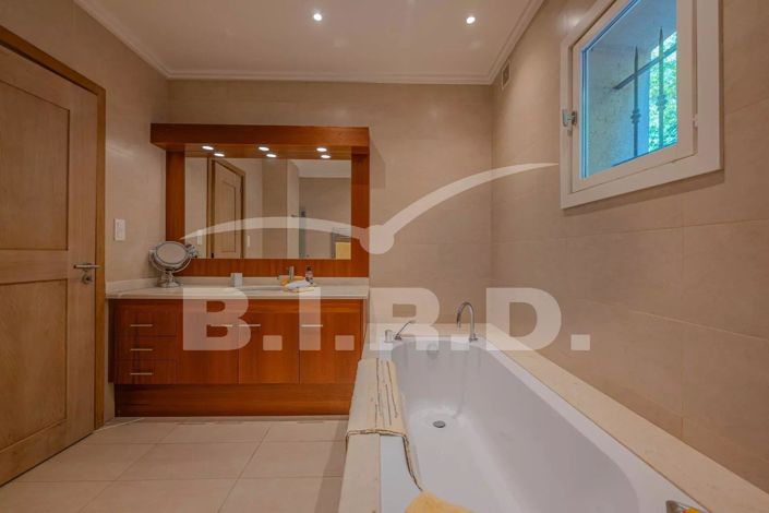 Image No.8-Maison de 5 chambres à vendre à Grimaud