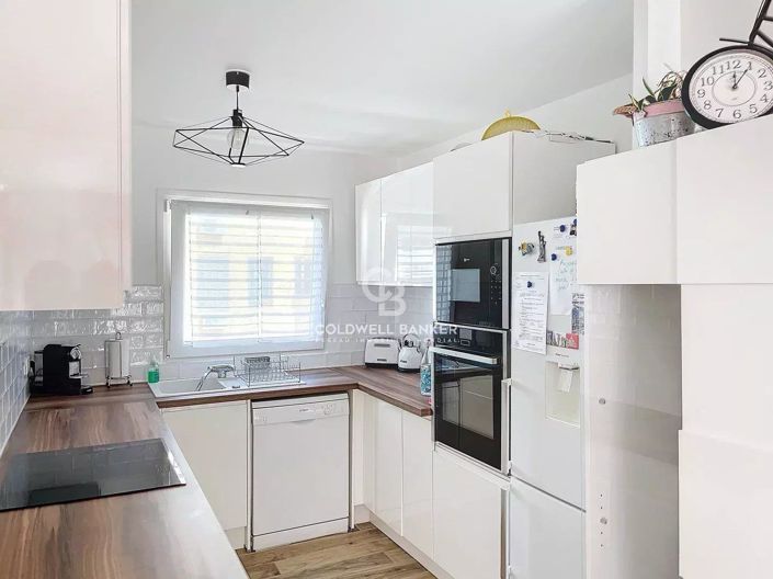 Image No.2-2 Bed Property for sale