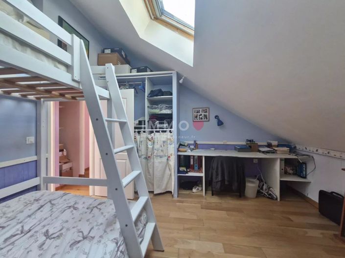 Image No.5-Maison de 4 chambres à vendre à Yves