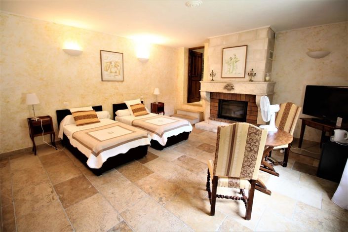 Image No.9-22 Bed House for sale